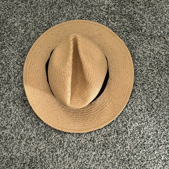 Aritzia Alxilary Hat - Picture 1 of 3